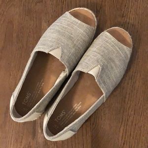 Cream open toe TOMS flats